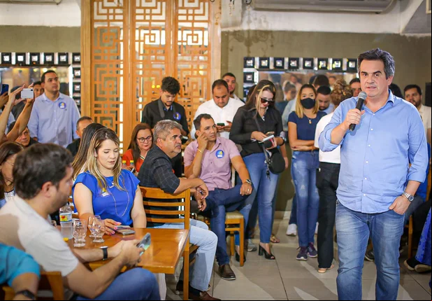 Ciro Nogueira reúne prefeitos