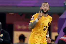 Depay iguala com Van Persie como maior artilheiro holandês