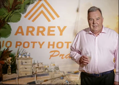 Manuel Arrey reinaugura o Arrey Rio Poty Hotel Praia em Luís Correia-PI