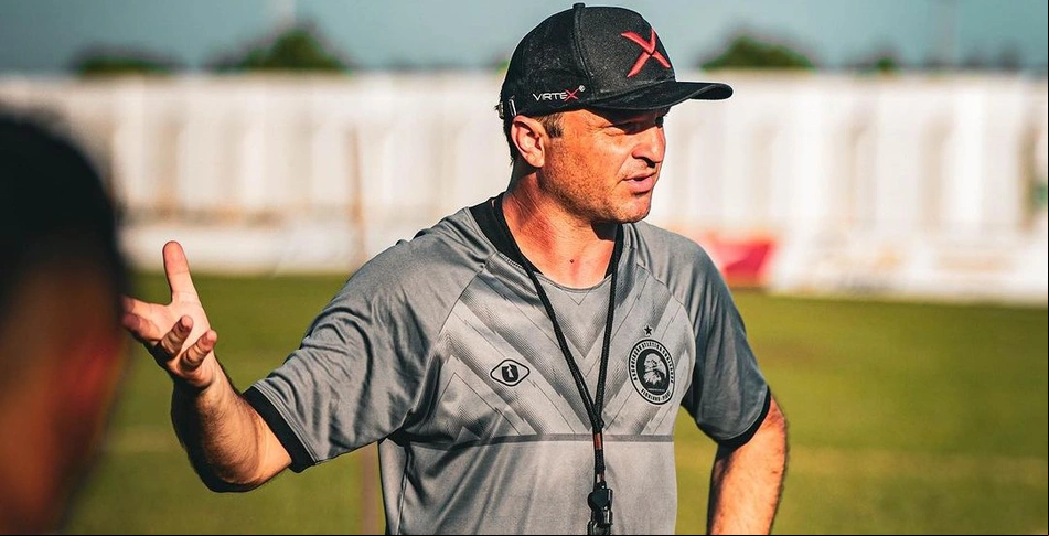 Fernando Agostini, técnico do Corisabbá