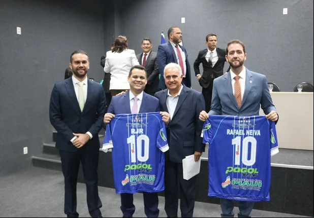 Raimundo Júnior e Rafael Neiva recebem o título de sócios honorário do Parnahyba Sport Club
