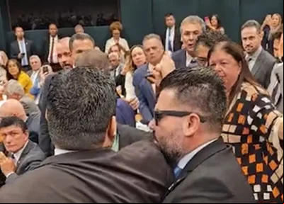 Confusão em comissão na Câmara dos Deputados