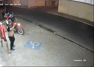 Assalto em pizzaria no Dirceu